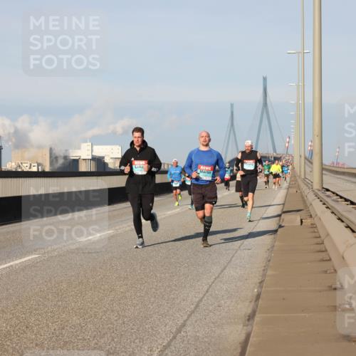 03.10.2025 - Köhlbrandbrückenlauf Lena Gebhardt http://msf.ph/oto/9118342 03.10.2025 09:44:44 Position 2  meine-sportfotos.de