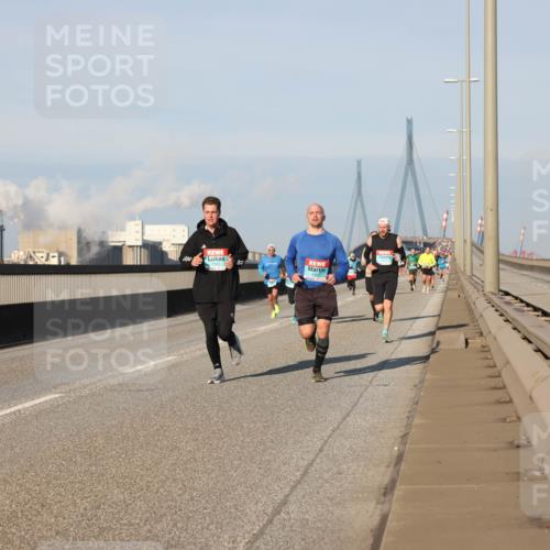03.10.2025 - Köhlbrandbrückenlauf Lena Gebhardt http://msf.ph/oto/9118350 03.10.2025 09:44:44 Position 2  meine-sportfotos.de