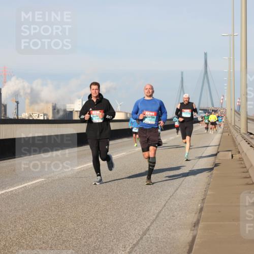 03.10.2025 - Köhlbrandbrückenlauf Lena Gebhardt http://msf.ph/oto/9118356 03.10.2025 09:44:45 Position 2  meine-sportfotos.de