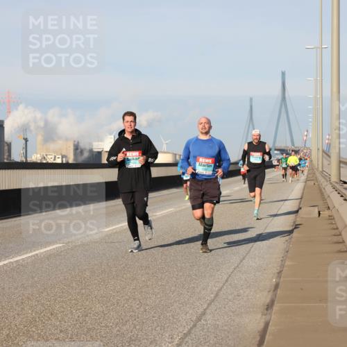 03.10.2025 - Köhlbrandbrückenlauf Lena Gebhardt http://msf.ph/oto/9118363 03.10.2025 09:44:45 Position 2  meine-sportfotos.de
