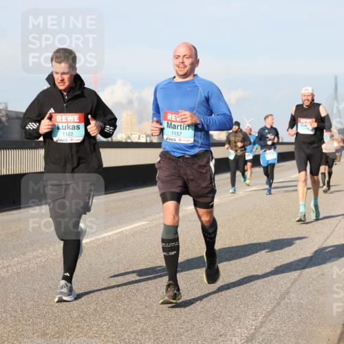 03.10.2025 - Köhlbrandbrückenlauf Lena Gebhardt http://msf.ph/oto/9118424 03.10.2025 09:44:46 Position 2 1122, 1157 meine-sportfotos.de
