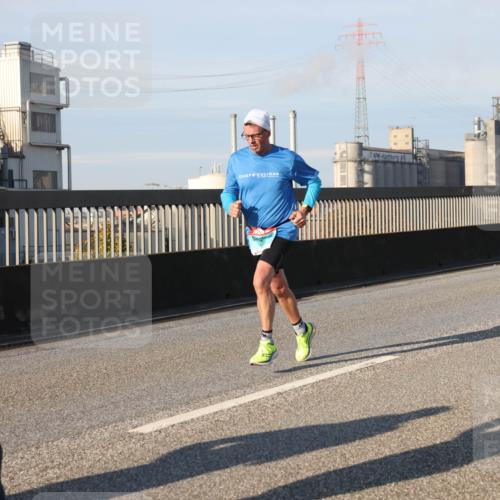 03.10.2025 - Köhlbrandbrückenlauf Lena Gebhardt http://msf.ph/oto/9118563 03.10.2025 09:44:52 Position 2  meine-sportfotos.de