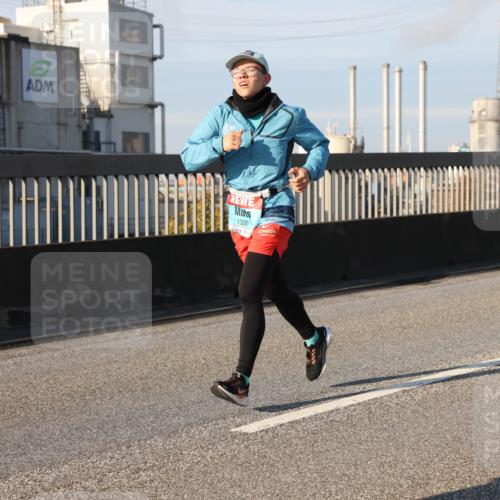 03.10.2025 - Köhlbrandbrückenlauf Lena Gebhardt http://msf.ph/oto/9118722 03.10.2025 09:44:59 Position 2 1330 meine-sportfotos.de