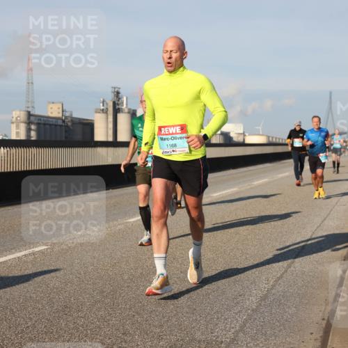 03.10.2025 - Köhlbrandbrückenlauf Lena Gebhardt http://msf.ph/oto/9118750 03.10.2025 09:45:00 Position 2 1168 meine-sportfotos.de