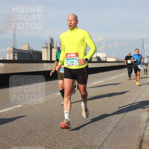 03.10.2025 - Köhlbrandbrückenlauf Lena Gebhardt http://msf.ph/oto/9118756 03.10.2025 09:45:00 Position 2 1168 meine-sportfotos.de