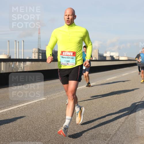03.10.2025 - Köhlbrandbrückenlauf Lena Gebhardt http://msf.ph/oto/9118772 03.10.2025 09:45:01 Position 2 1168 meine-sportfotos.de