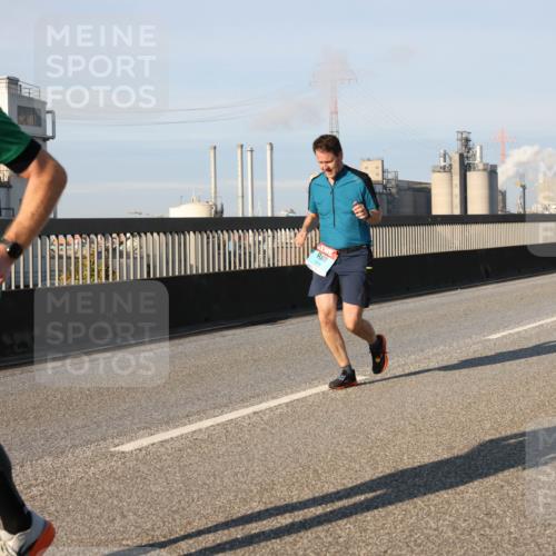 03.10.2025 - Köhlbrandbrückenlauf Lena Gebhardt http://msf.ph/oto/9118817 03.10.2025 09:45:02 Position 2  meine-sportfotos.de