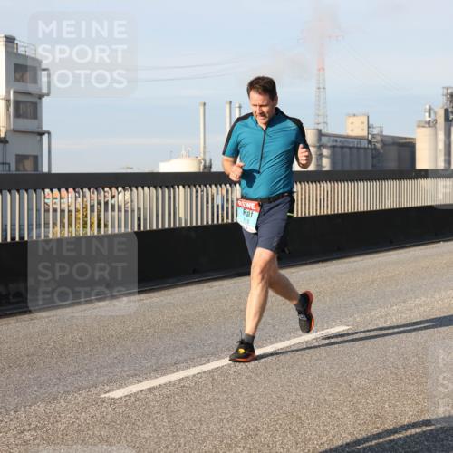 03.10.2025 - Köhlbrandbrückenlauf Lena Gebhardt http://msf.ph/oto/9118825 03.10.2025 09:45:02 Position 2 1115 meine-sportfotos.de