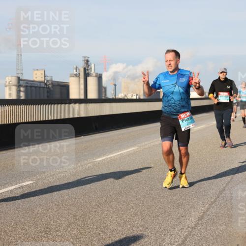 03.10.2025 - Köhlbrandbrückenlauf Lena Gebhardt http://msf.ph/oto/9118847 03.10.2025 09:45:03 Position 2 2712 meine-sportfotos.de