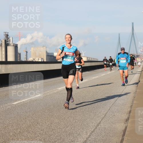 03.10.2025 - Köhlbrandbrückenlauf Lena Gebhardt http://msf.ph/oto/9118992 03.10.2025 09:45:06 Position 2 3458 meine-sportfotos.de