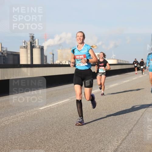 03.10.2025 - Köhlbrandbrückenlauf Lena Gebhardt http://msf.ph/oto/9119029 03.10.2025 09:45:07 Position 2 34 meine-sportfotos.de