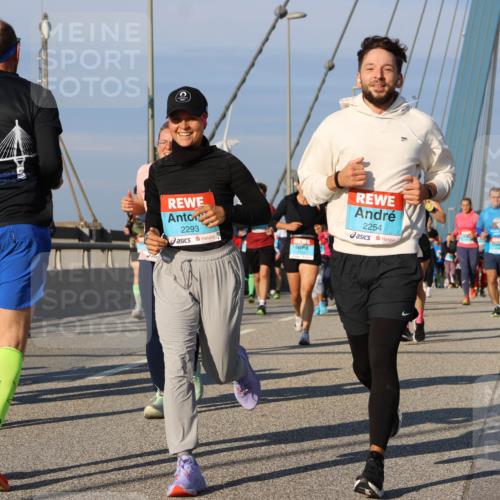 03.10.2025 - Köhlbrandbrückenlauf Strokosch-Dieckow http://msf.ph/oto/9119036 03.10.2025 09:52:40 Position 2 3281, 2254, 2293 meine-sportfotos.de