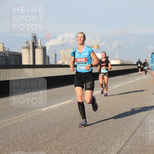 03.10.2025 - Köhlbrandbrückenlauf Lena Gebhardt http://msf.ph/oto/9119038 03.10.2025 09:45:07 Position 2 3458 meine-sportfotos.de