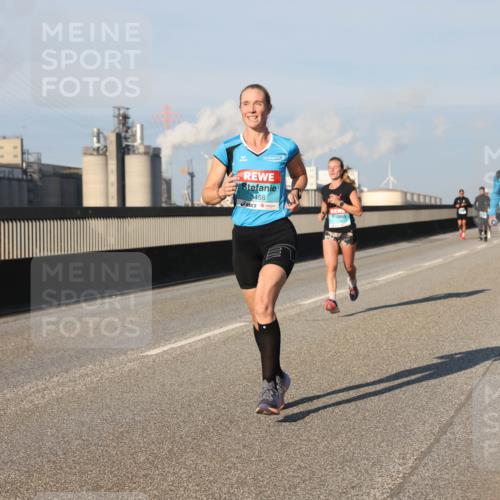 03.10.2025 - Köhlbrandbrückenlauf Lena Gebhardt http://msf.ph/oto/9119070 03.10.2025 09:45:07 Position 2 3458 meine-sportfotos.de