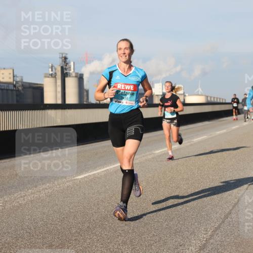 03.10.2025 - Köhlbrandbrückenlauf Lena Gebhardt http://msf.ph/oto/9119092 03.10.2025 09:45:07 Position 2 3458 meine-sportfotos.de
