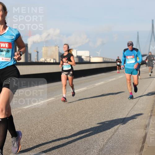 03.10.2025 - Köhlbrandbrückenlauf Lena Gebhardt http://msf.ph/oto/9119116 03.10.2025 09:45:07 Position 2 3458 meine-sportfotos.de