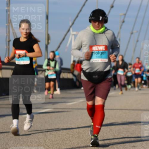 03.10.2025 - Köhlbrandbrückenlauf Strokosch-Dieckow http://msf.ph/oto/9119147 03.10.2025 09:52:52 Position 2  meine-sportfotos.de