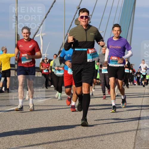 03.10.2025 - Köhlbrandbrückenlauf Strokosch-Dieckow http://msf.ph/oto/9119199 03.10.2025 09:53:00 Position 2 2965, 2984 meine-sportfotos.de