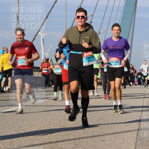 03.10.2025 - Köhlbrandbrückenlauf Strokosch-Dieckow http://msf.ph/oto/9119214 03.10.2025 09:53:01 Position 2 3762, 2965, 2984 meine-sportfotos.de