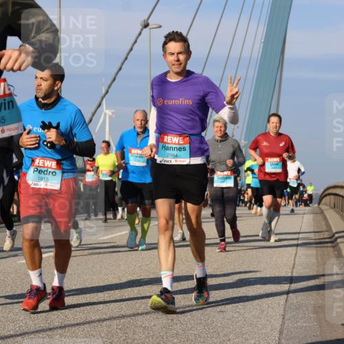 03.10.2025 - Köhlbrandbrückenlauf Strokosch-Dieckow http://msf.ph/oto/9119242 03.10.2025 09:53:03 Position 2 2965, 1815, 2984, 3676 meine-sportfotos.de