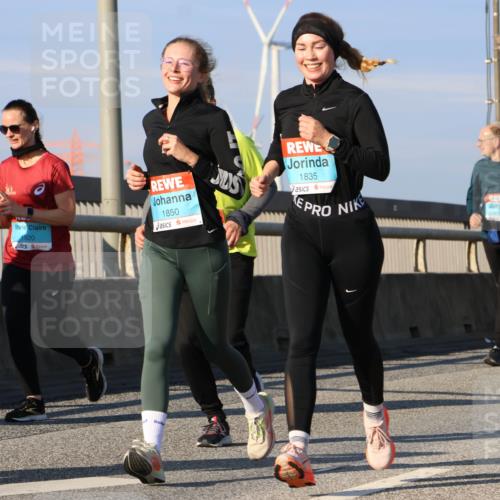 03.10.2025 - Köhlbrandbrückenlauf Strokosch-Dieckow http://msf.ph/oto/9119293 03.10.2025 09:53:10 Position 2 1920, 1850, 1835 meine-sportfotos.de