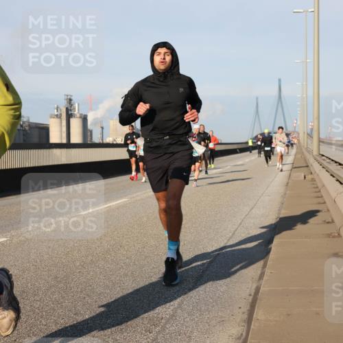 03.10.2025 - Köhlbrandbrückenlauf Lena Gebhardt http://msf.ph/oto/9119315 03.10.2025 09:45:15 Position 2 1517 meine-sportfotos.de