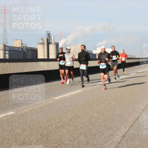03.10.2025 - Köhlbrandbrückenlauf Lena Gebhardt http://msf.ph/oto/9119347 03.10.2025 09:45:16 Position 2  meine-sportfotos.de