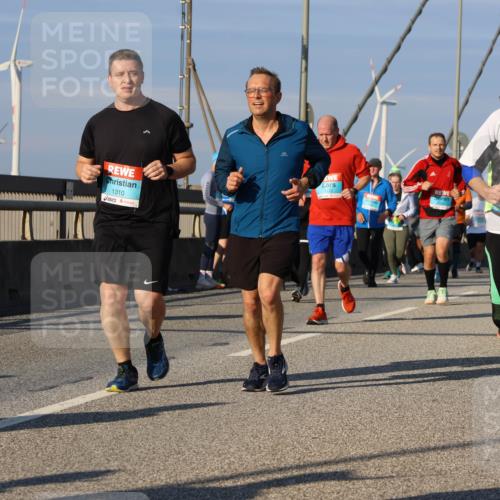 03.10.2025 - Köhlbrandbrückenlauf Strokosch-Dieckow http://msf.ph/oto/9119353 03.10.2025 09:53:12 Position 2 190, 1310, 2404 meine-sportfotos.de