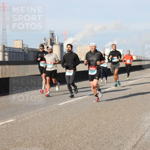 03.10.2025 - Köhlbrandbrückenlauf Lena Gebhardt http://msf.ph/oto/9119374 03.10.2025 09:45:17 Position 2  meine-sportfotos.de