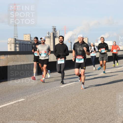 03.10.2025 - Köhlbrandbrückenlauf Lena Gebhardt http://msf.ph/oto/9119380 03.10.2025 09:45:17 Position 2 3091 meine-sportfotos.de
