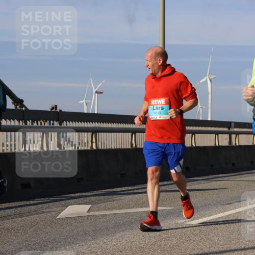 03.10.2025 - Köhlbrandbrückenlauf Strokosch-Dieckow http://msf.ph/oto/9119386 03.10.2025 09:53:16 Position 2 3172, 1731 meine-sportfotos.de