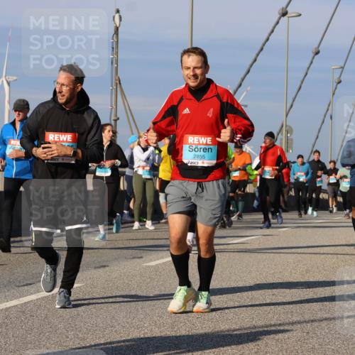03.10.2025 - Köhlbrandbrückenlauf Strokosch-Dieckow http://msf.ph/oto/9119397 03.10.2025 09:53:17 Position 2 1614, 2855 meine-sportfotos.de