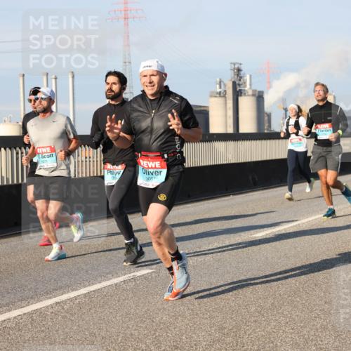 03.10.2025 - Köhlbrandbrückenlauf Lena Gebhardt http://msf.ph/oto/9119405 03.10.2025 09:45:18 Position 2 1071, 1219, 3091, 5 meine-sportfotos.de