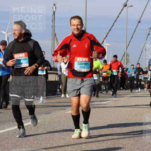 03.10.2025 - Köhlbrandbrückenlauf Strokosch-Dieckow http://msf.ph/oto/9119423 03.10.2025 09:53:18 Position 2 2854, 2855, 2376 meine-sportfotos.de