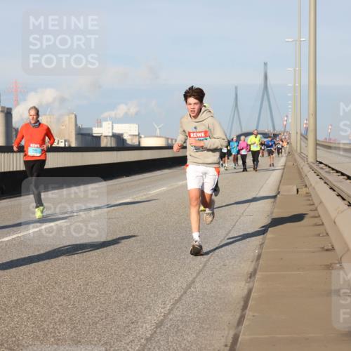03.10.2025 - Köhlbrandbrückenlauf Lena Gebhardt http://msf.ph/oto/9119445 03.10.2025 09:45:20 Position 2  meine-sportfotos.de