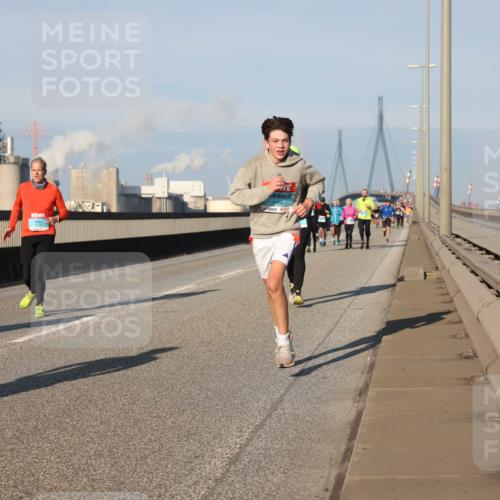 03.10.2025 - Köhlbrandbrückenlauf Lena Gebhardt http://msf.ph/oto/9119449 03.10.2025 09:45:21 Position 2 1396 meine-sportfotos.de