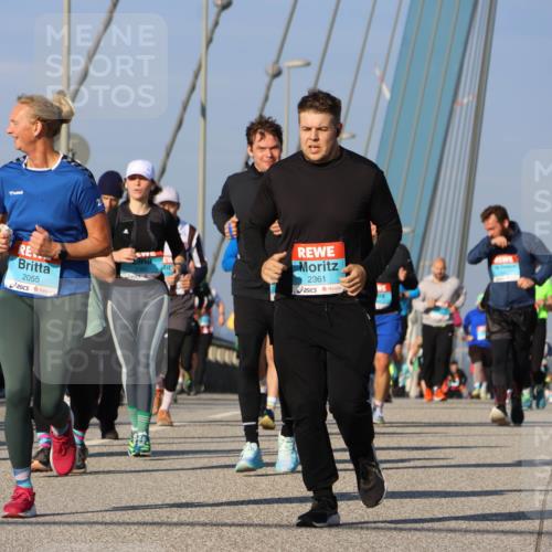 03.10.2025 - Köhlbrandbrückenlauf Strokosch-Dieckow http://msf.ph/oto/9119476 03.10.2025 09:53:24 Position 2 2817, 2055, 2361 meine-sportfotos.de