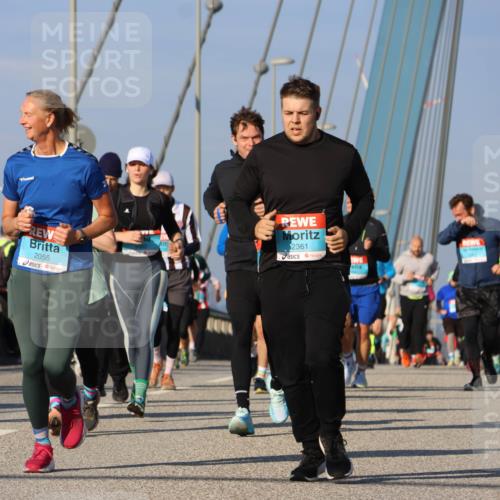 03.10.2025 - Köhlbrandbrückenlauf Strokosch-Dieckow http://msf.ph/oto/9119479 03.10.2025 09:53:24 Position 2 2055, 2361 meine-sportfotos.de