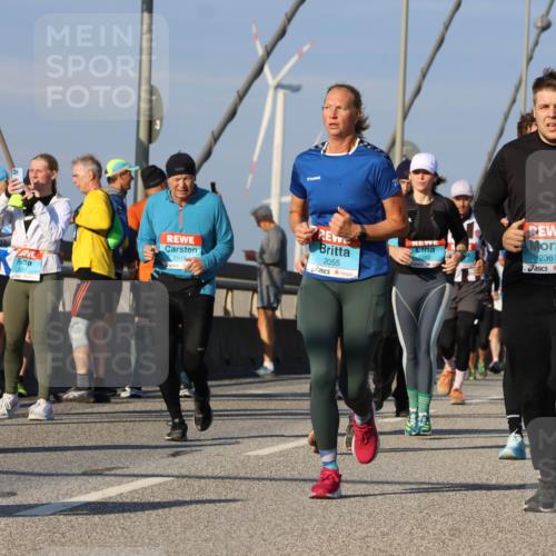 03.10.2025 - Köhlbrandbrückenlauf Strokosch-Dieckow http://msf.ph/oto/9119485 03.10.2025 09:53:24 Position 2 2361, 3382, 281, 2055 meine-sportfotos.de