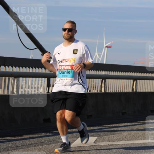 03.10.2025 - Köhlbrandbrückenlauf Strokosch-Dieckow http://msf.ph/oto/9119503 03.10.2025 09:53:26 Position 2 24, 2836, 55 meine-sportfotos.de