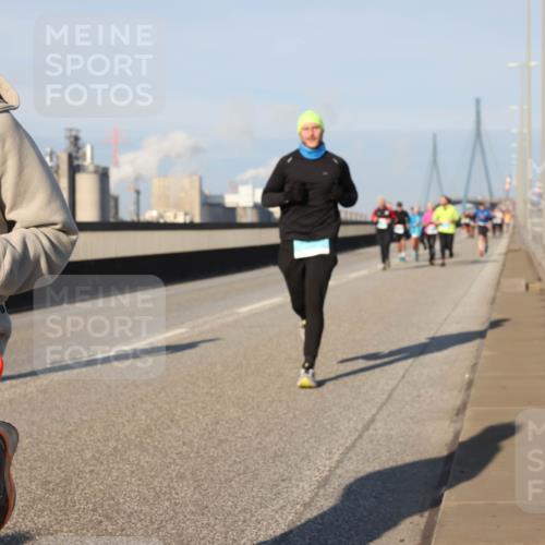 03.10.2025 - Köhlbrandbrückenlauf Lena Gebhardt http://msf.ph/oto/9119525 03.10.2025 09:45:22 Position 2  meine-sportfotos.de