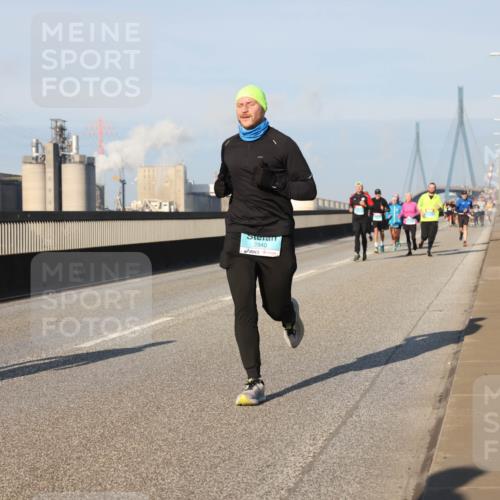 03.10.2025 - Köhlbrandbrückenlauf Lena Gebhardt http://msf.ph/oto/9119537 03.10.2025 09:45:23 Position 2 2940 meine-sportfotos.de