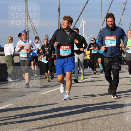 03.10.2025 - Köhlbrandbrückenlauf Strokosch-Dieckow http://msf.ph/oto/9119539 03.10.2025 09:53:33 Position 2 2770, 1746, 1561, 1562 meine-sportfotos.de