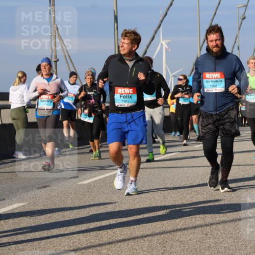 03.10.2025 - Köhlbrandbrückenlauf Strokosch-Dieckow http://msf.ph/oto/9119542 03.10.2025 09:53:33 Position 2 1561, 0, 1746, 1562, 63 meine-sportfotos.de
