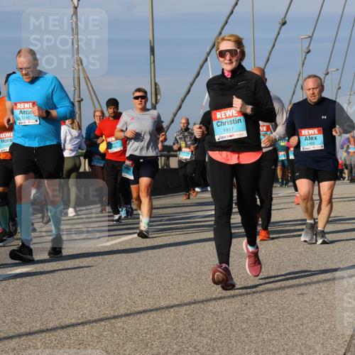 03.10.2025 - Köhlbrandbrückenlauf Strokosch-Dieckow http://msf.ph/oto/9119570 03.10.2025 09:53:40 Position 2 1593, 1740, 1917, 2460 meine-sportfotos.de