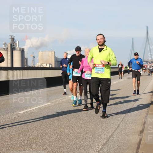 03.10.2025 - Köhlbrandbrückenlauf Lena Gebhardt http://msf.ph/oto/9119596 03.10.2025 09:45:29 Position 2 3403, 2889, 3263 meine-sportfotos.de