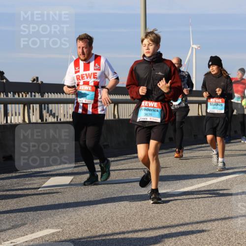 03.10.2025 - Köhlbrandbrückenlauf Strokosch-Dieckow http://msf.ph/oto/9119643 03.10.2025 09:53:46 Position 2 3635, 2897, 3783 meine-sportfotos.de