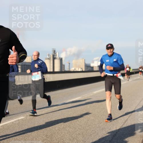 03.10.2025 - Köhlbrandbrückenlauf Lena Gebhardt http://msf.ph/oto/9119660 03.10.2025 09:45:32 Position 2 3307 meine-sportfotos.de