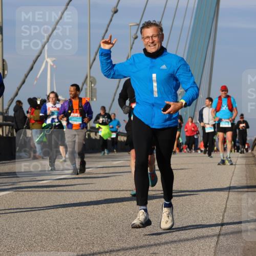 03.10.2025 - Köhlbrandbrückenlauf Strokosch-Dieckow http://msf.ph/oto/9119685 03.10.2025 09:53:49 Position 2 142 meine-sportfotos.de