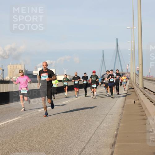 03.10.2025 - Köhlbrandbrückenlauf Lena Gebhardt http://msf.ph/oto/9119708 03.10.2025 09:45:38 Position 2 9 meine-sportfotos.de